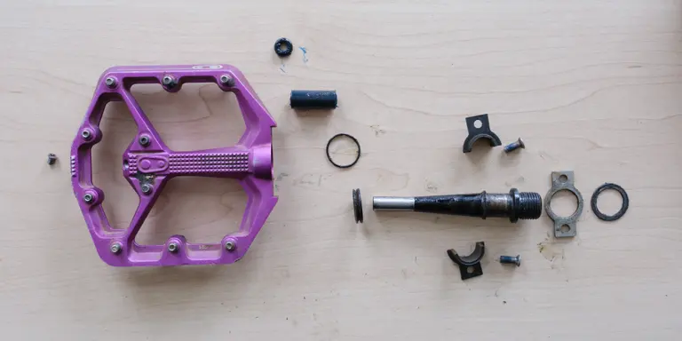 The inner bearing halves and seal disassembled